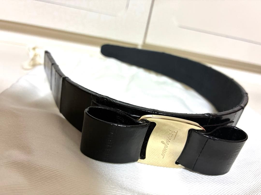 Ferragamoブラックリボンカチューシャ