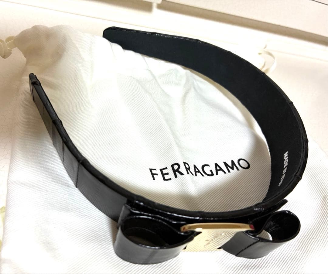 Ferragamoブラックリボンカチューシャ