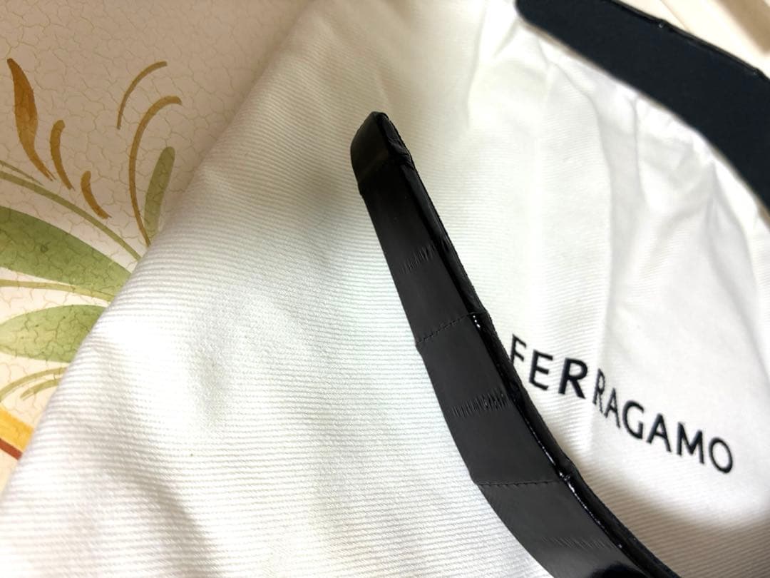 Ferragamoブラックリボンカチューシャ