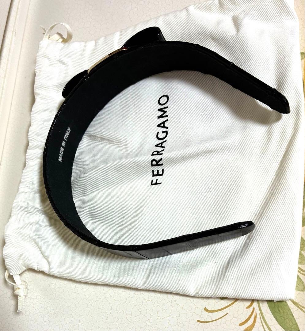 Ferragamoブラックリボンカチューシャ