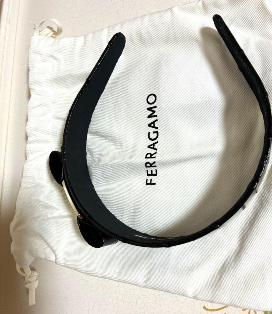 Ferragamoブラックリボンカチューシャ