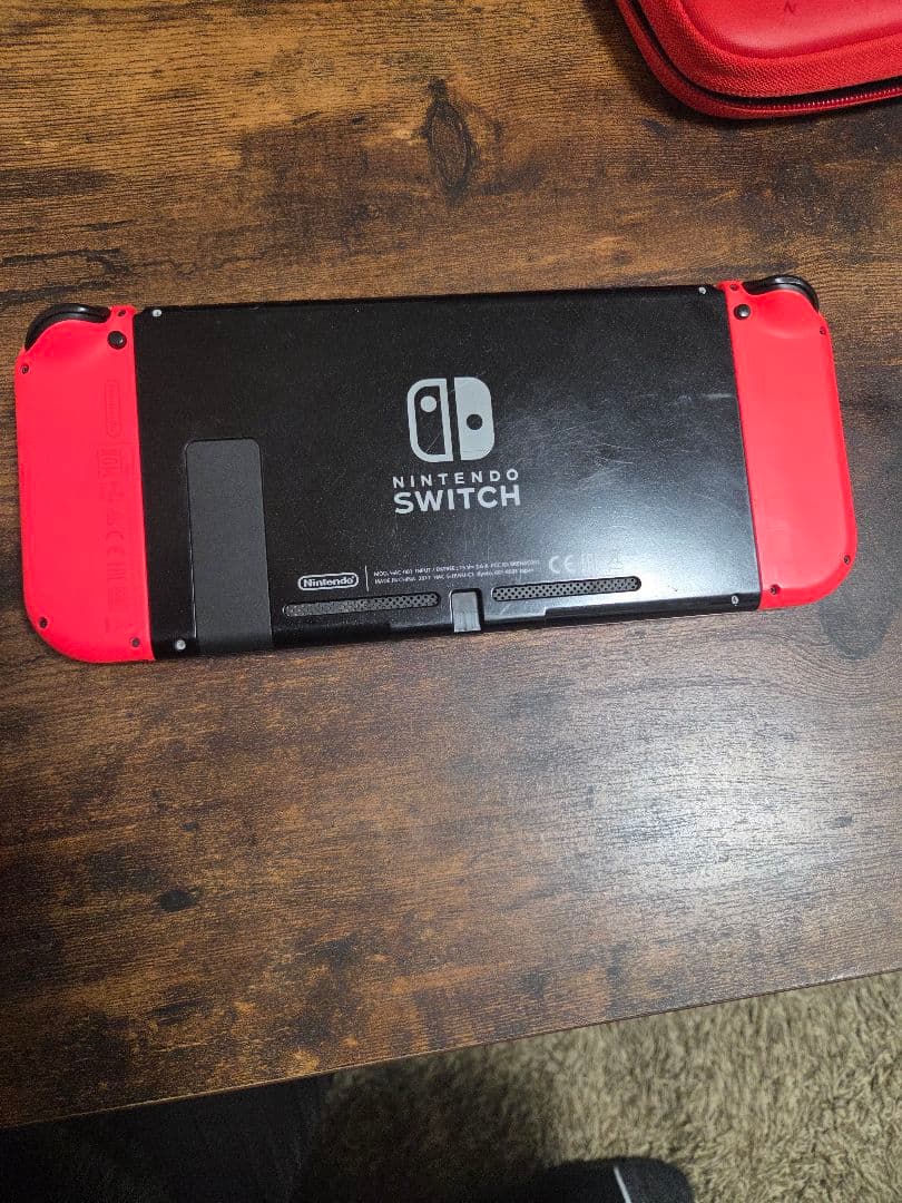 Nintendo Switch 赤本体