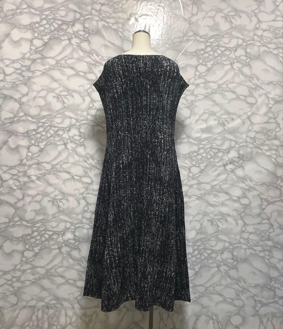 美品　SPECCHIO プリーツロングワンピース