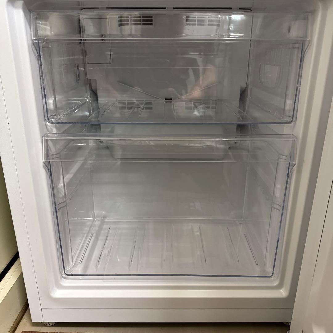 ニトリ　冷蔵庫 NTR-140WH 140L 2022年式　女性オーナー送料無料