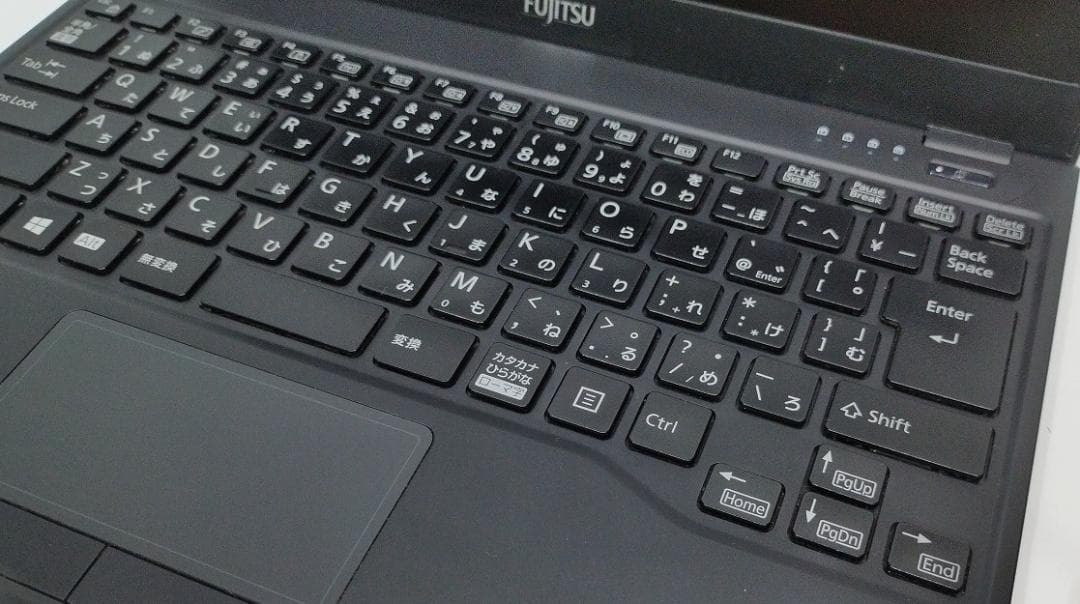 薄型軽量 FUJITSU U939/B8世代 i5 4GB カメラ Win11