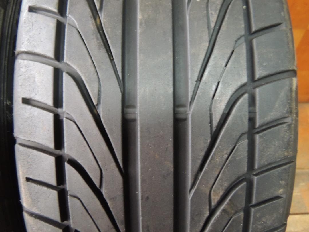 A25　215/45R17　ダンロップ　DZ101　2本　トレッド面に小傷有り