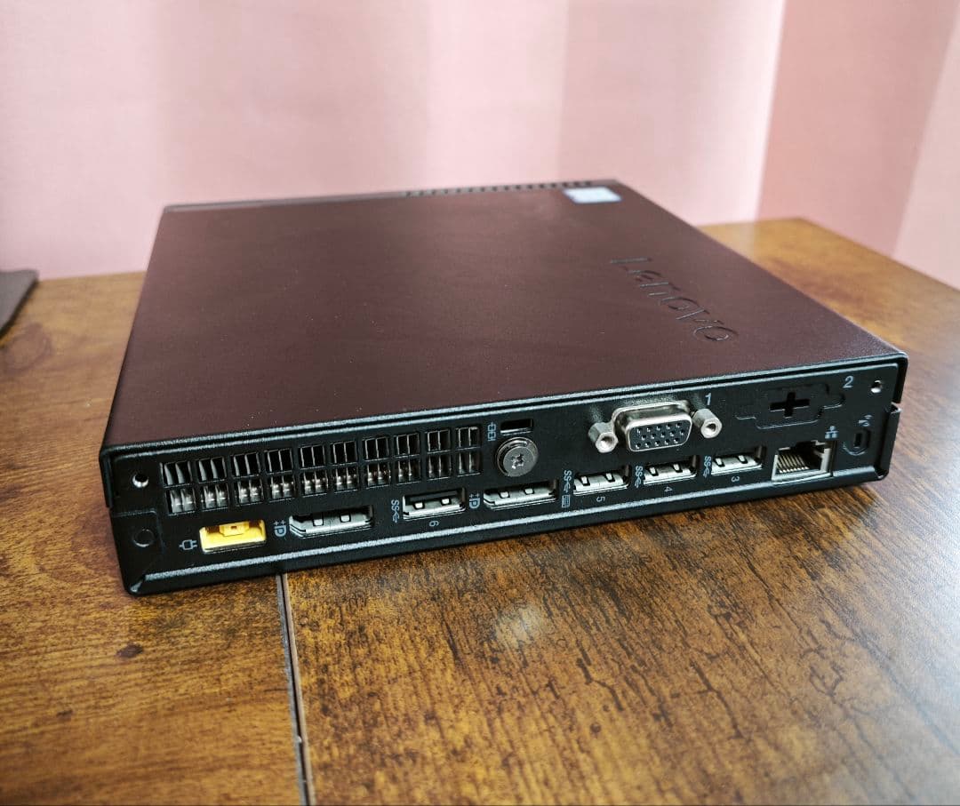 Lenovo ThinkCentre M710q ミニPC
