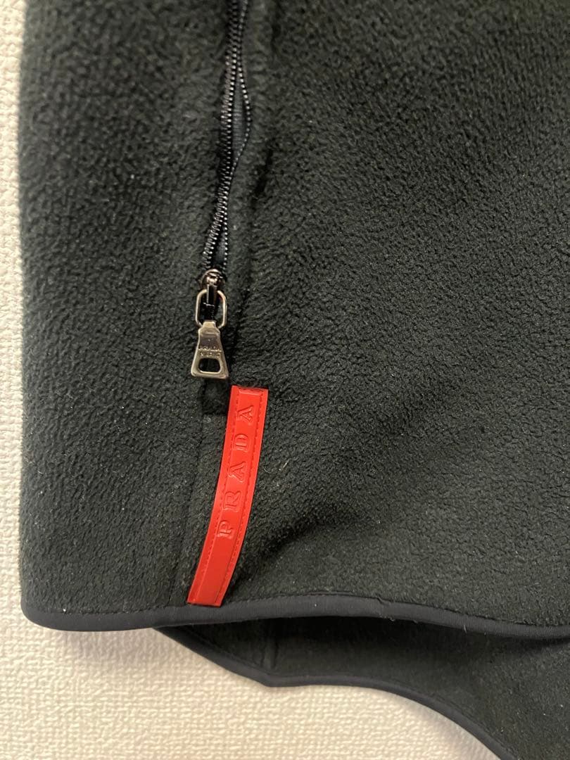 PRADA 黒 フリースベスト L