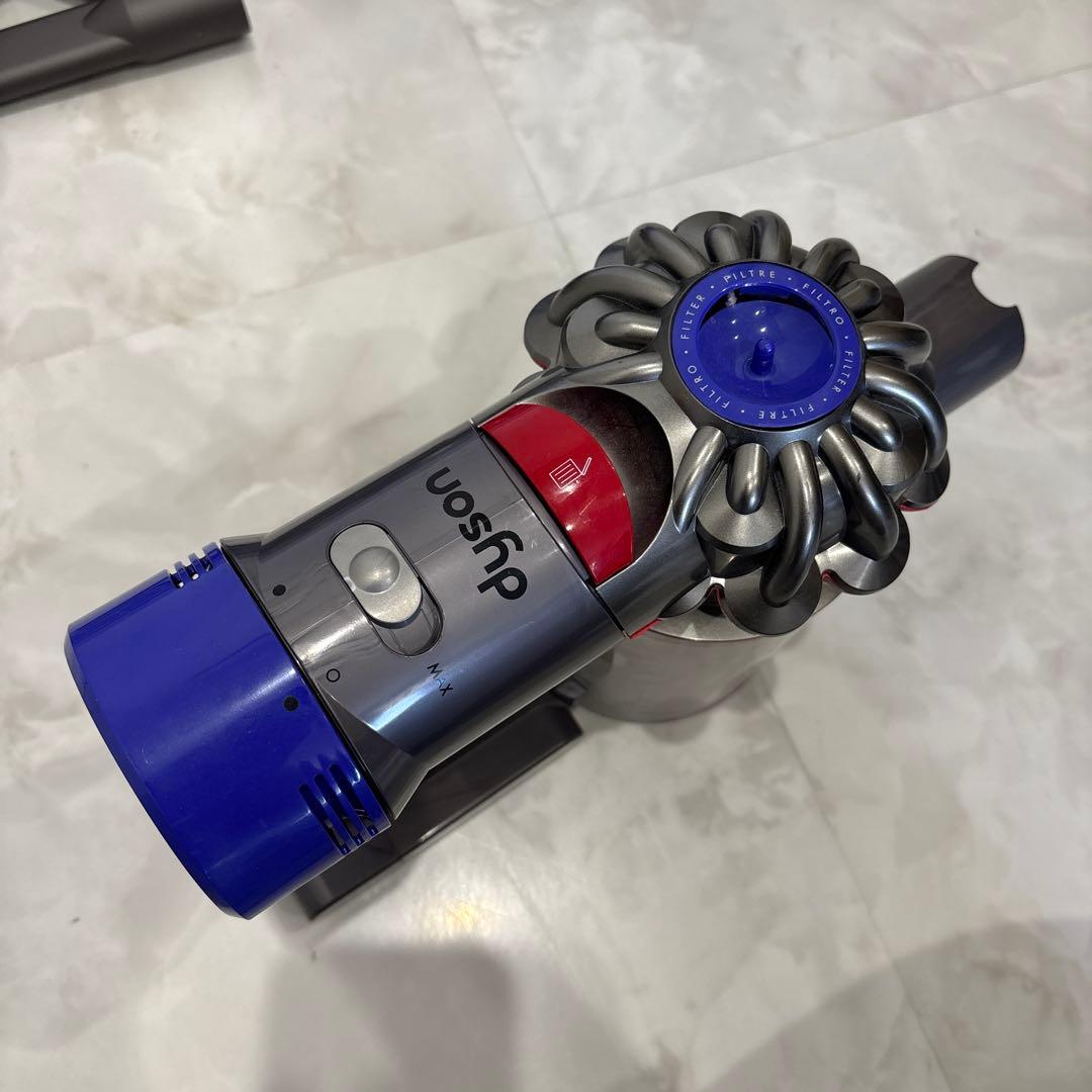 Dyson V7 fluffy掃除機　各種付属品完備