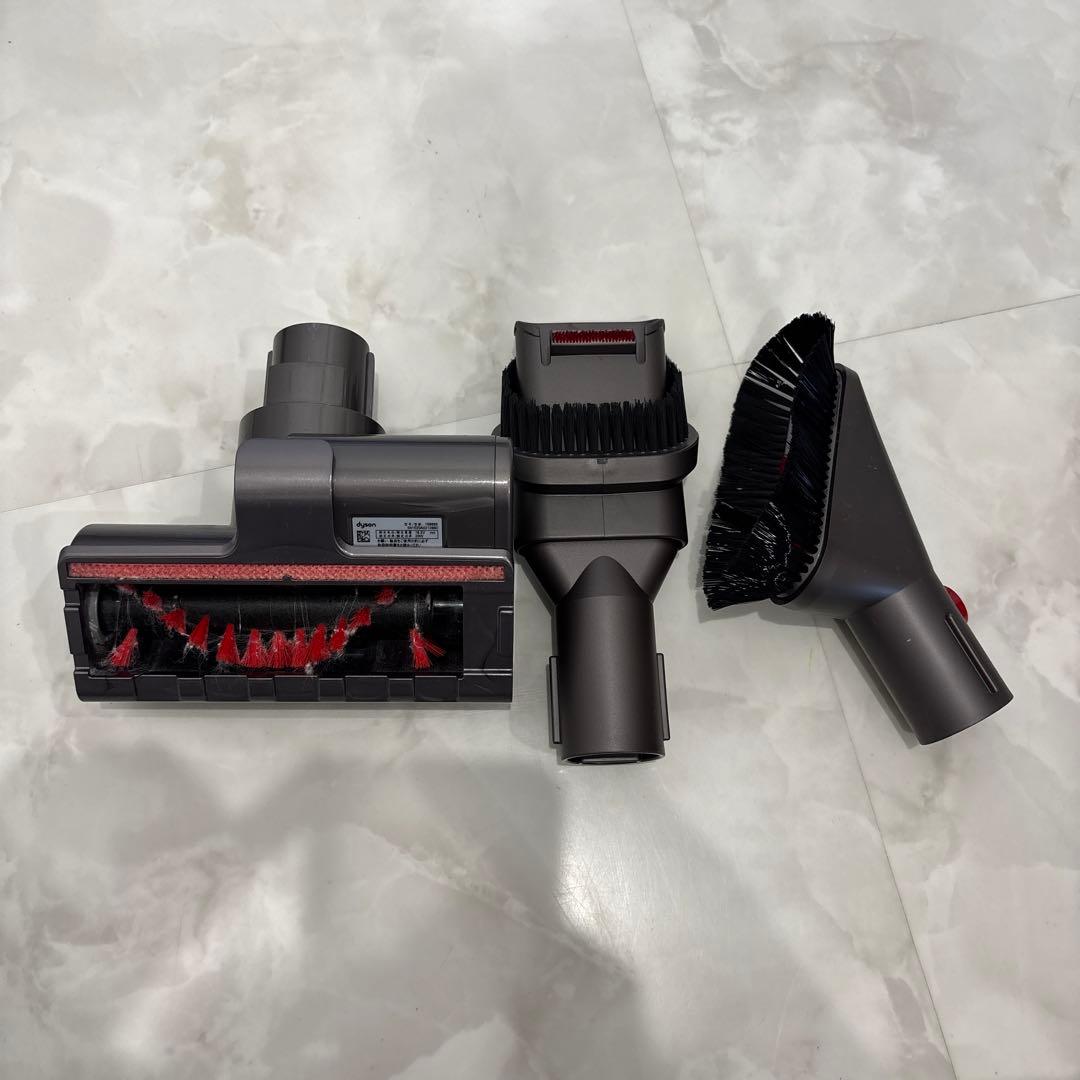 Dyson V7 fluffy掃除機　各種付属品完備