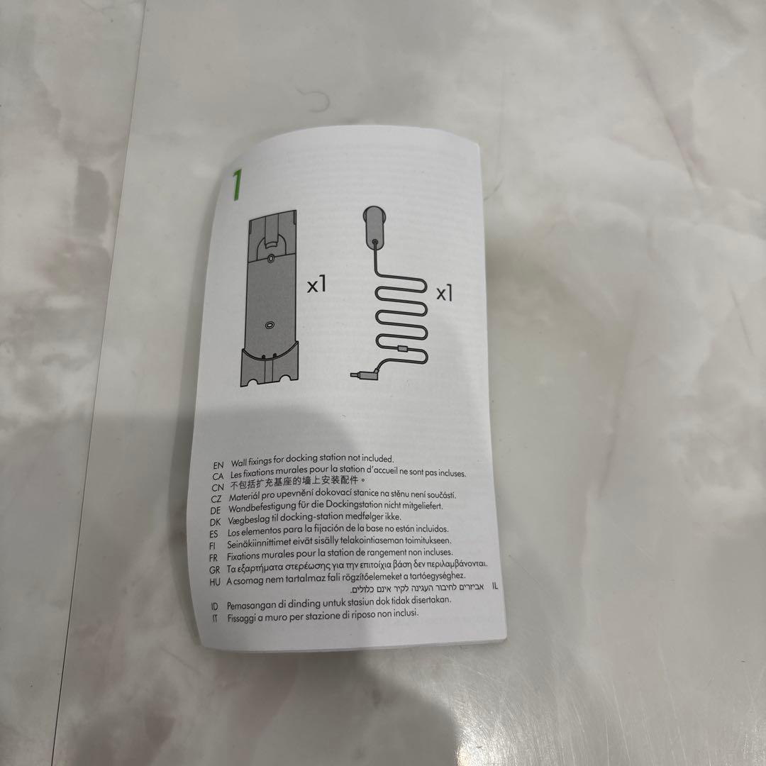 Dyson V7 fluffy掃除機　各種付属品完備