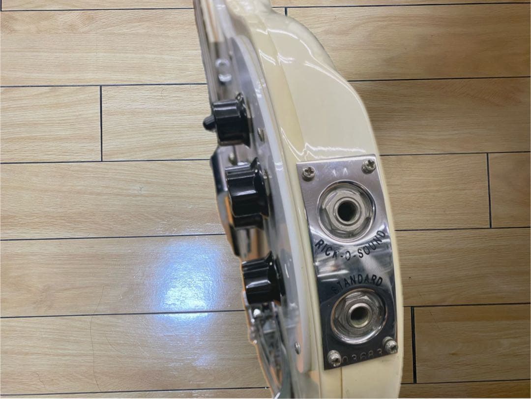【希少】Rickenbacker 4003 glo