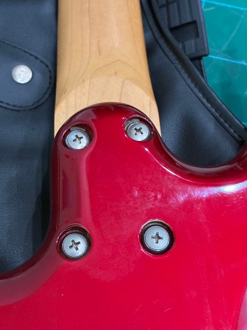ジャンク品　Charvel エレキベース　ベース　メタリックレッド