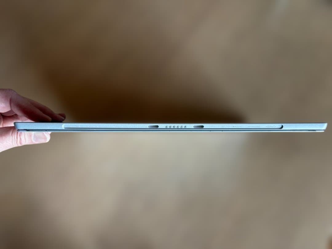 Surface Pro 5 8GB/256GB タイプカバー・usbドッグ有