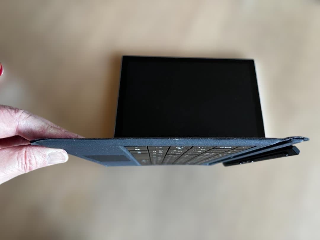 Surface Pro 5 8GB/256GB タイプカバー・usbドッグ有
