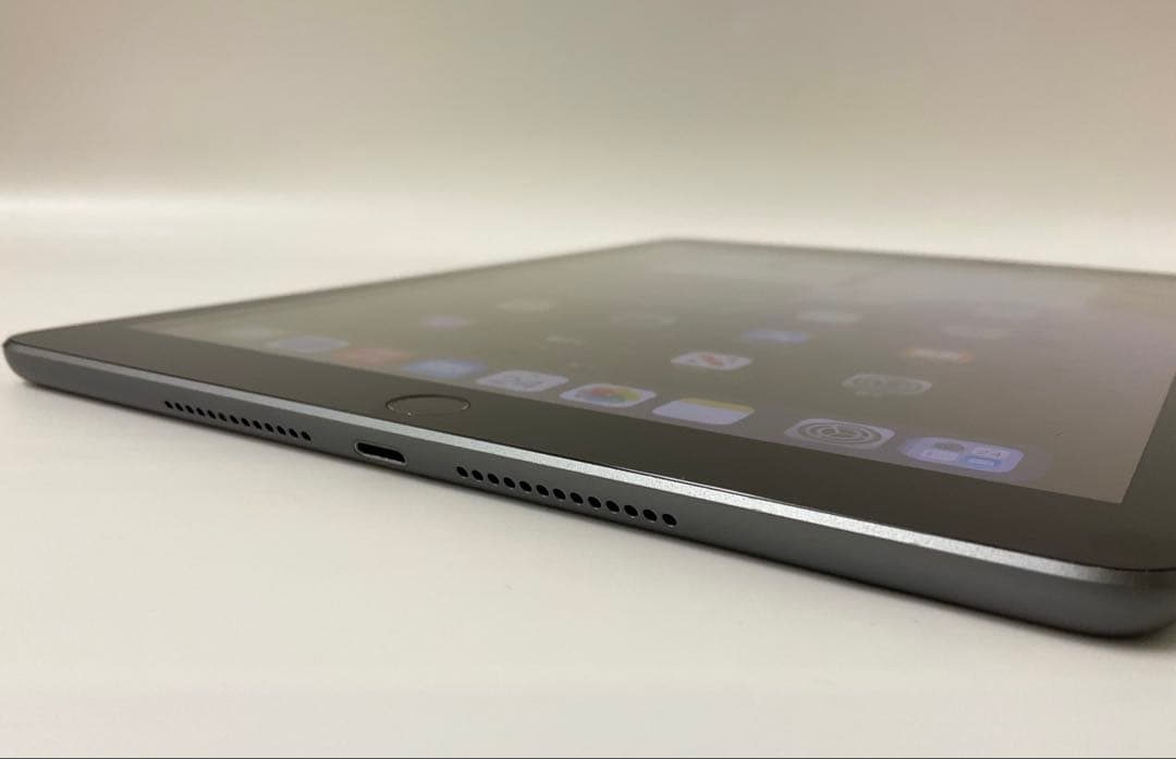 【電池98％】 iPad 第7世代 スペースグレイ32GB Wifiモデル
