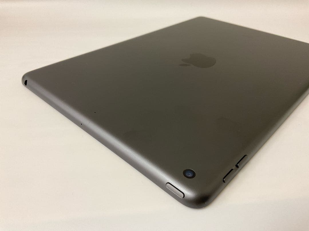 【電池98％】 iPad 第7世代 スペースグレイ32GB Wifiモデル