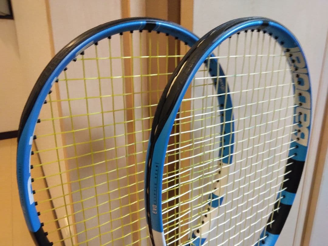Babolat PURE DRIVE 硬式用テニスラケット ２本セット！