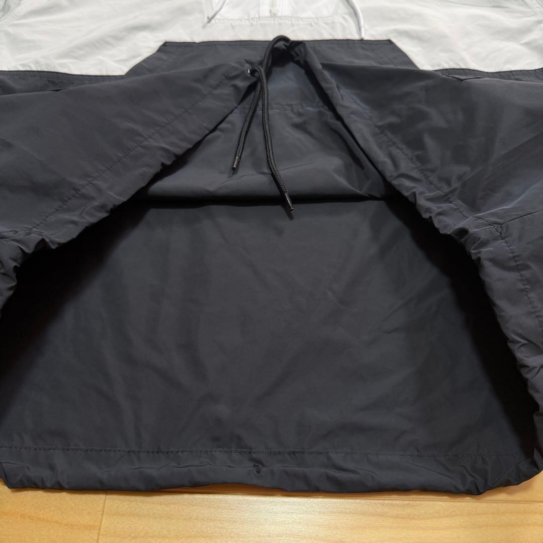 NIKEナイキ　ウィンドブレーカー　スポーツウェア　黒　白　グレー　XL 新品
