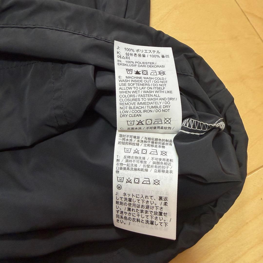 NIKEナイキ　ウィンドブレーカー　スポーツウェア　黒　白　グレー　XL 新品