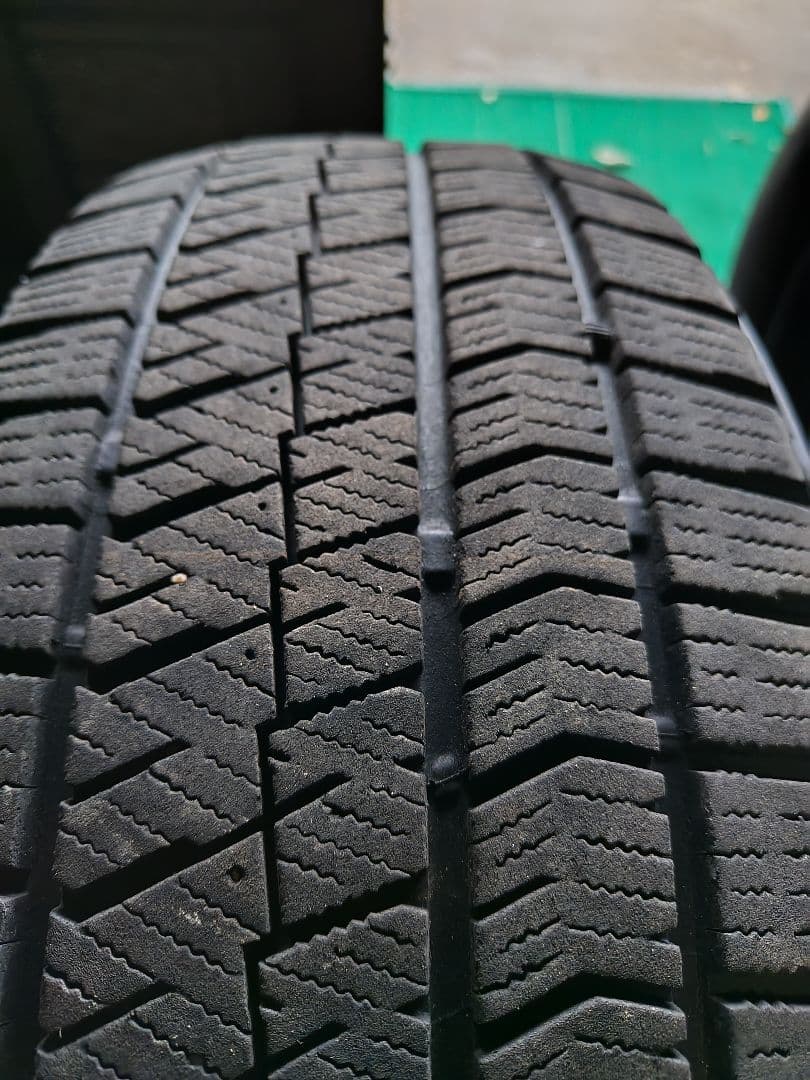 215/60R17ブリジストンスタッドレスタイヤ 2本