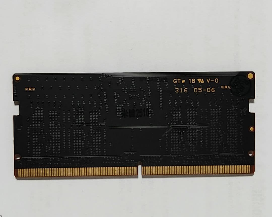 crucial 8GB DDR5-4800 SODIMM メモリー
