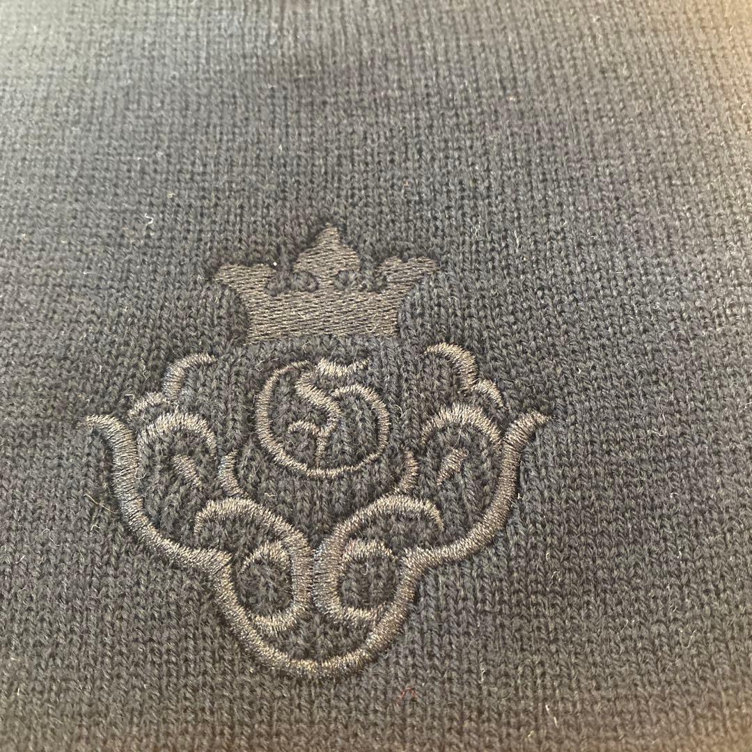 ダークグレー ニット帽 刺繍ロゴ
