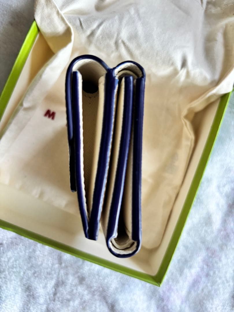 もふもふ　　　MARNI ホワイト 三つ折り財布