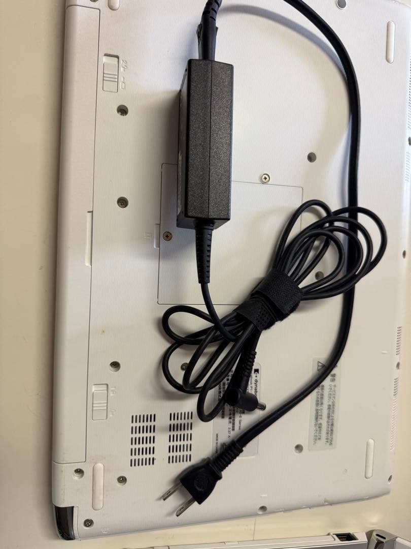 dynabook X5 サテンゴールド P1X5NPEG （キズあり）
