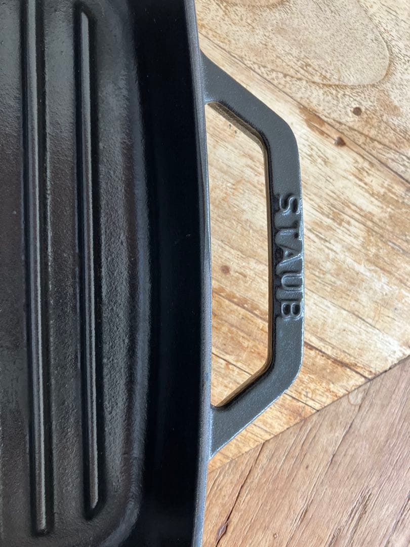 staub ストウブ 「 ピュアグリル スクエア ブラック 23cm 」
