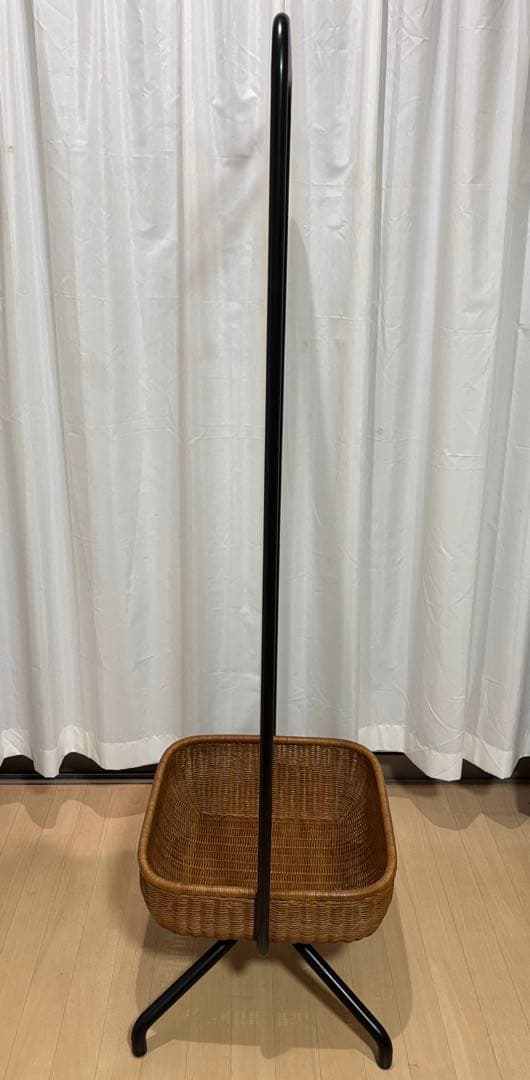 ハンガーラック・ポールハンガー IDEE WALLABY HANGER STAND