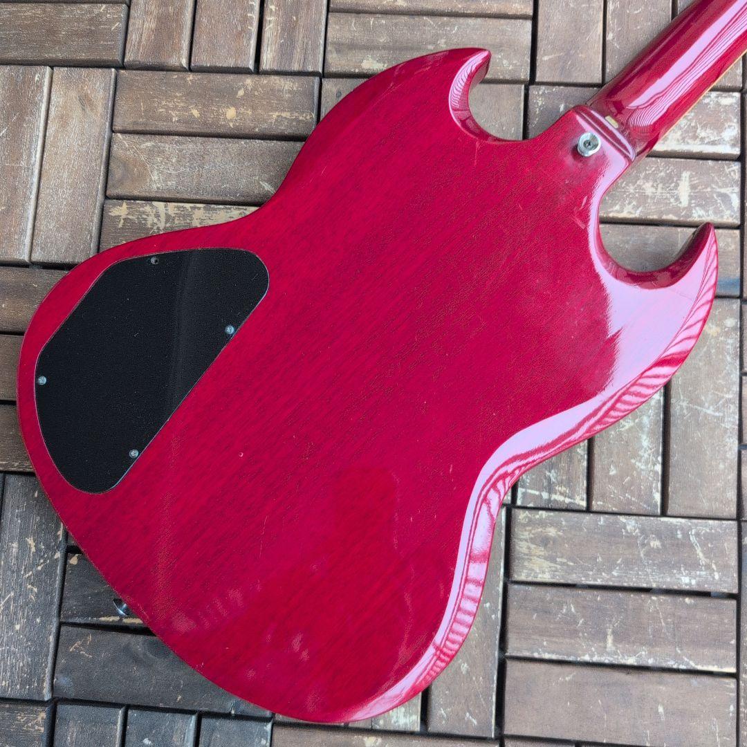 ビンテージSamick SG チェリー マボガニー新弦に交換済！