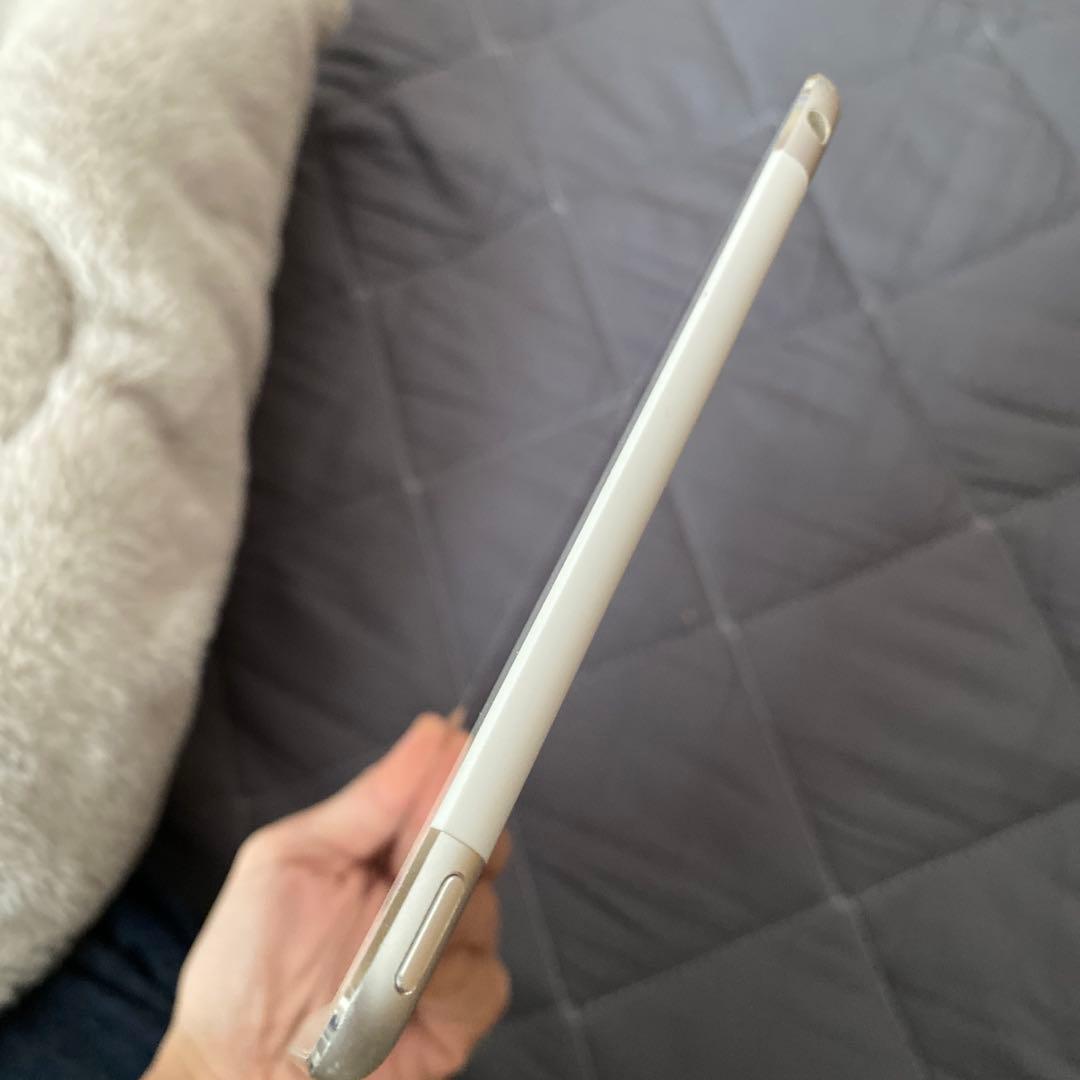 Apple iPad mini4 Wi-Fi16GBシルバー美品