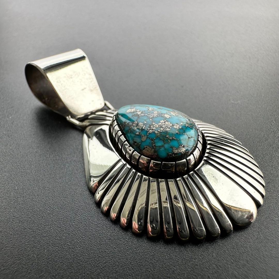 Navajo  martinez キングマンターコイズ ネックレス