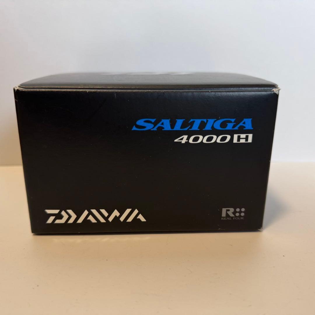 DAIWA 10SALTIGA 4000H スピニングリール