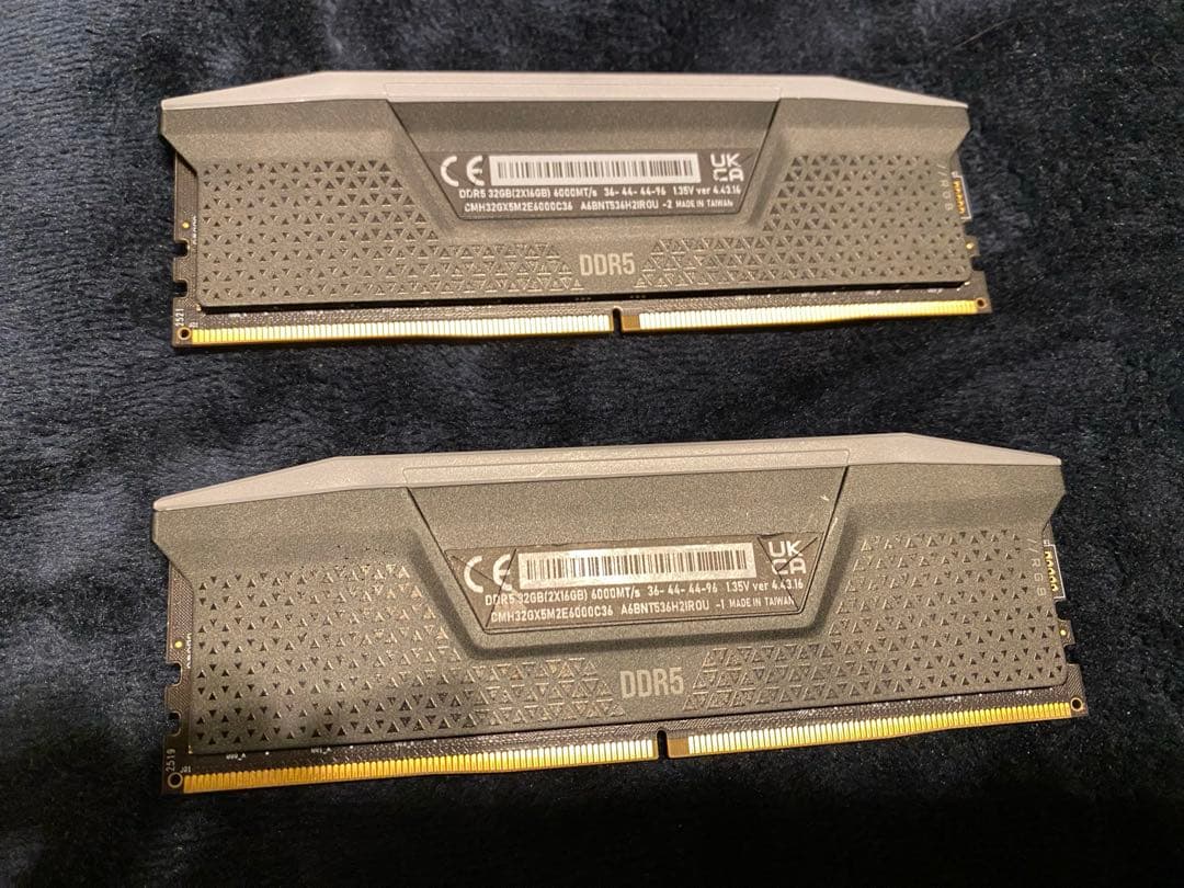 メモリー Corsair Vengeance RGB DDR5 6000mhz 32GB