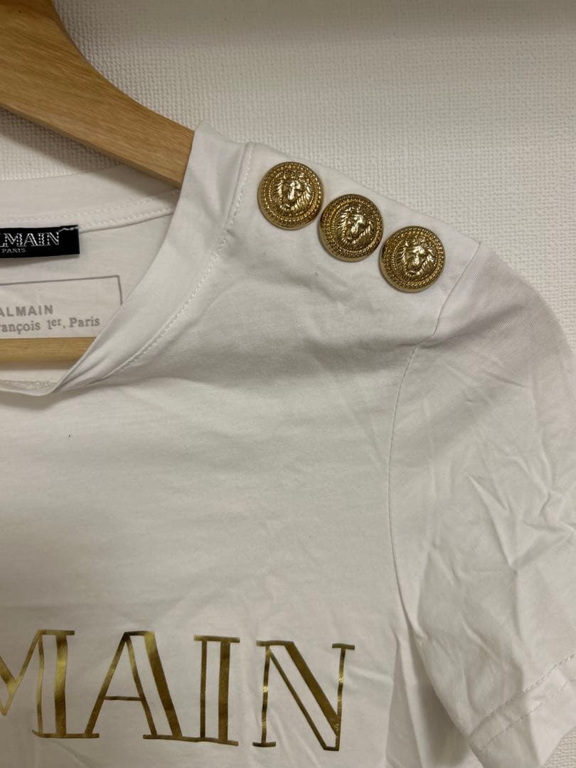 BALMAIN ホワイト Tシャツ ゴールドボタン