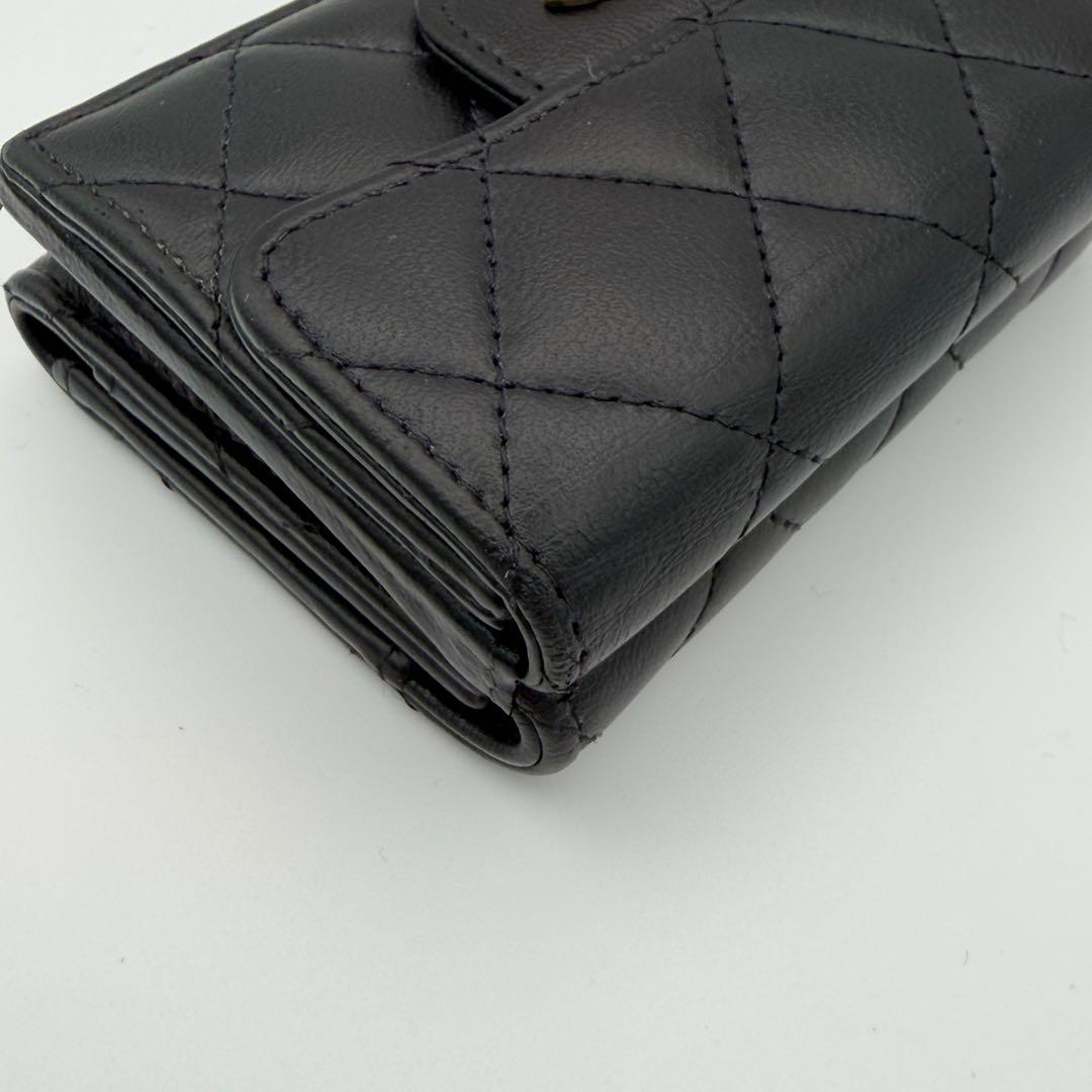 CHANEL シャネル ミニ財布 マトラッセ 三つ折り コンパクトゴールド金具