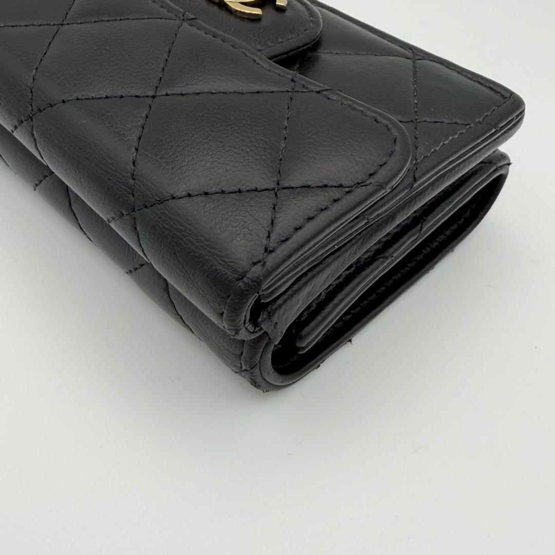 CHANEL シャネル ミニ財布 マトラッセ 三つ折り コンパクトゴールド金具