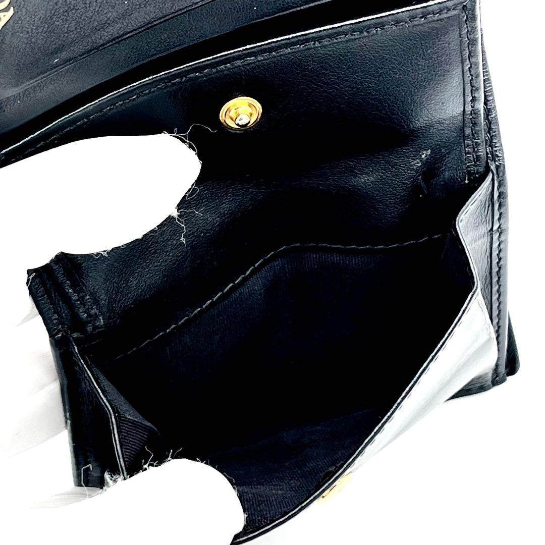 PRADA 二つ折り財布　サフィアーノレザー　ゴールド金具　ブラック