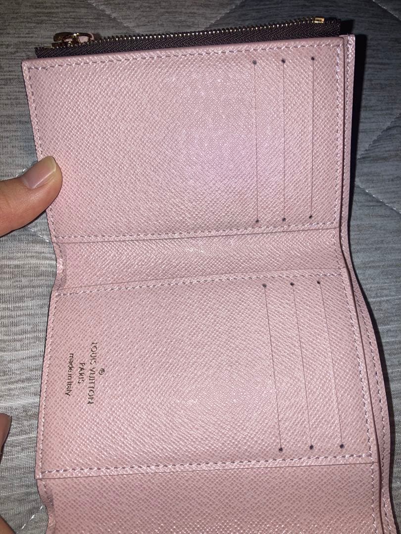 新品同様　Louis Vuitton ウォレット　ポルトフォイユ・ヴィクトリーヌ