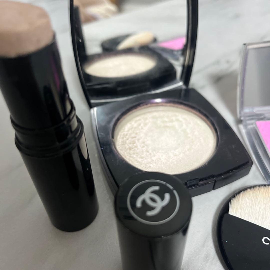 DIORロージーグロウチーク001pink CHANELハイライト