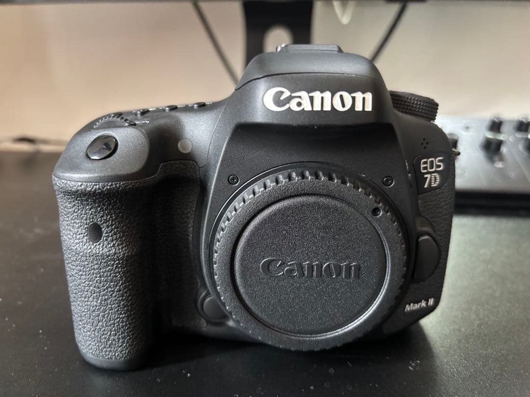 Canon EOS 7D Mark II 本体と付属品 S数8000回未満