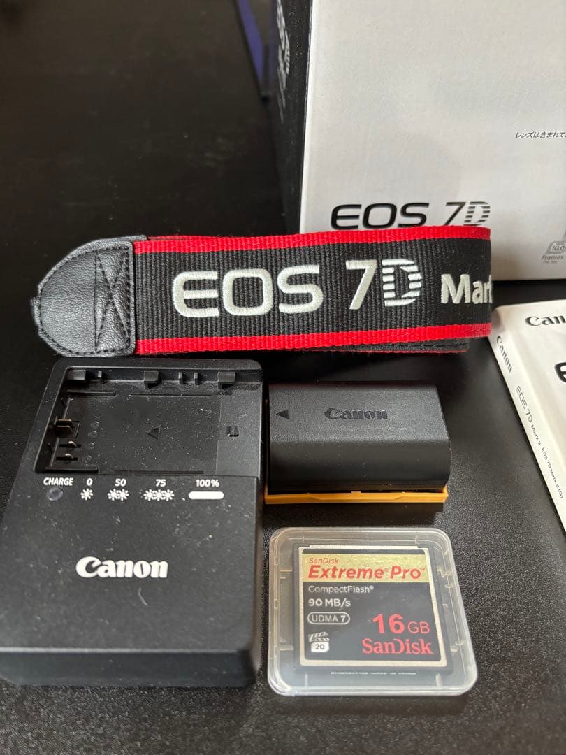 Canon EOS 7D Mark II 本体と付属品 S数8000回未満