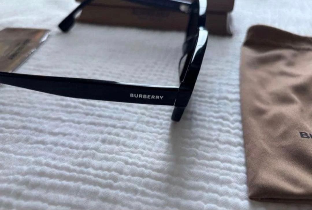 【美品】BURBERRY ブラック サングラス ケース付き