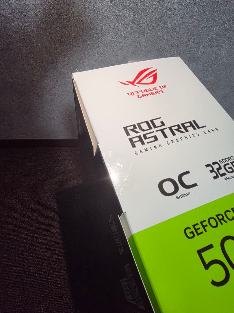 [新品] ASUS ROG ASTRAL GeForce RTX 5090 OC