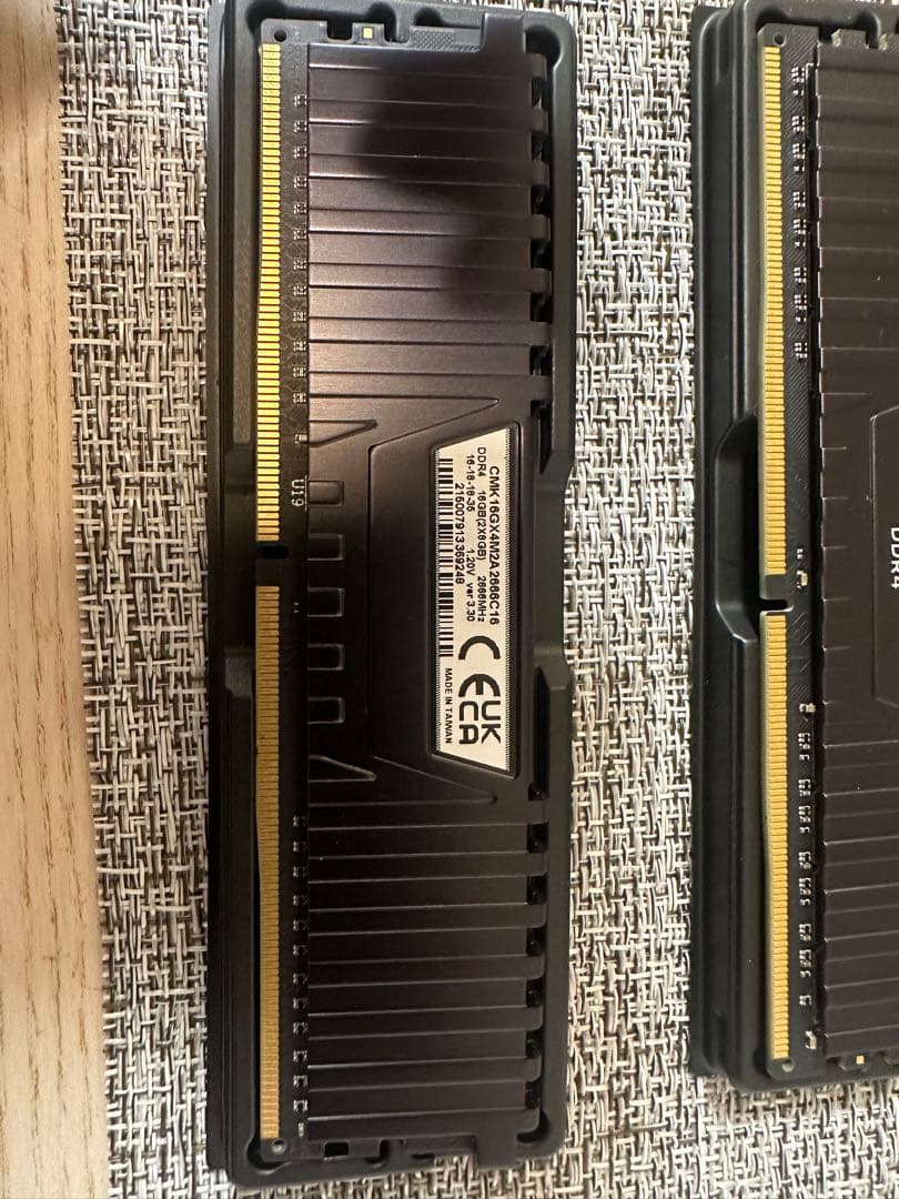 Corsair Vengeance LPX DDR4 メモリー16GB 2666