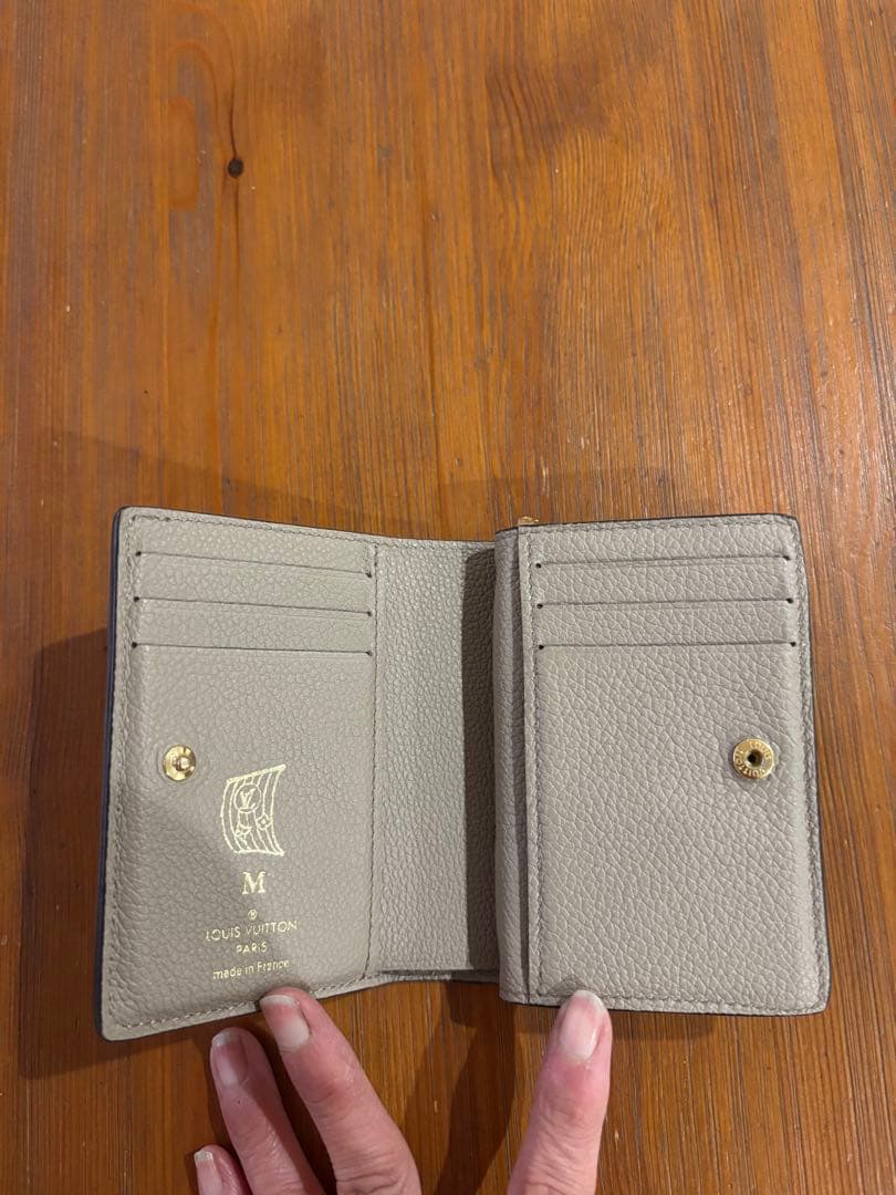 LOUIS VUITTON ポルトフォイユ　クレア
