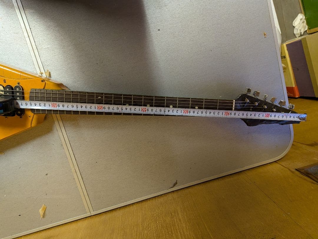エレキギター Vタイプ イエロー ケース付 現状品