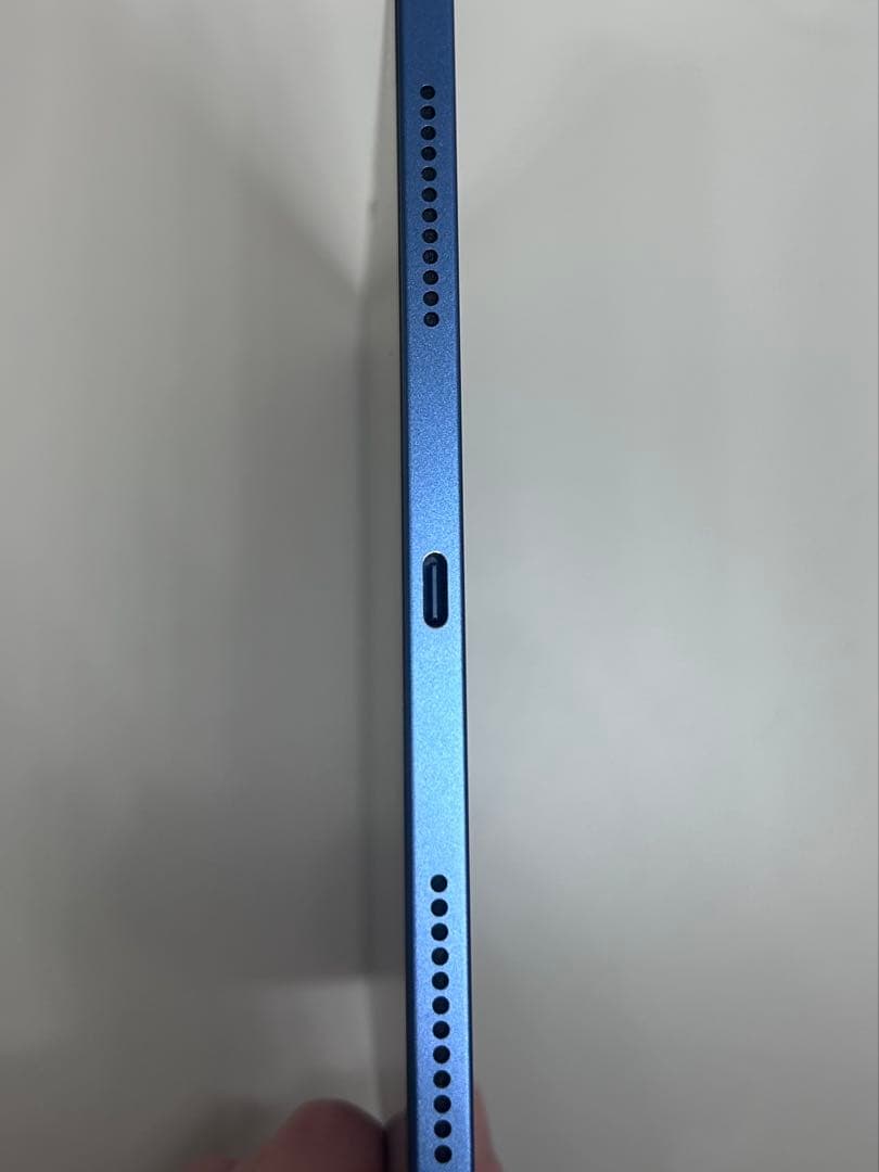 Apple iPad10世代ブルー バッテリー94%